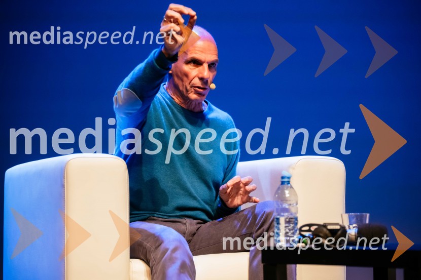 Janis Varufakis v Kritičnem kabaretu Cankarjevega doma