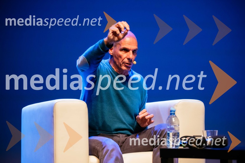 Janis Varufakis v Kritičnem kabaretu Cankarjevega doma