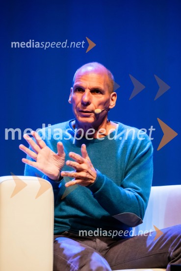 Janis Varufakis v Kritičnem kabaretu Cankarjevega doma