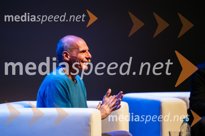 Janis Varufakis v Kritičnem kabaretu Cankarjevega doma