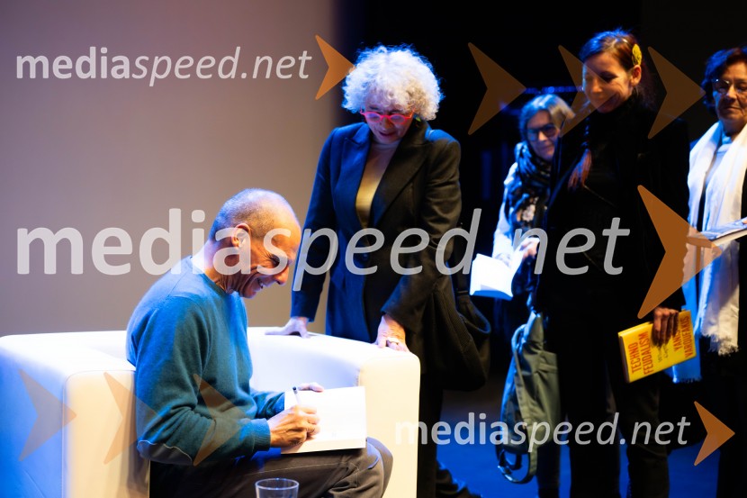 Janis Varufakis v Kritičnem kabaretu Cankarjevega doma