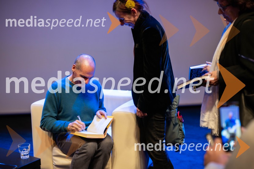 Janis Varufakis v Kritičnem kabaretu Cankarjevega doma