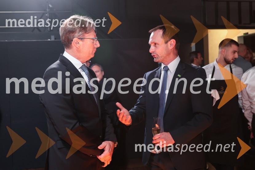 Slovenija podelila nagrade najboljšim tujim investitorjem 2025