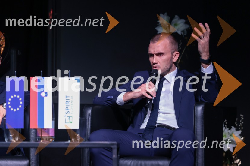 Slovenija podelila nagrade najboljšim tujim investitorjem 2025