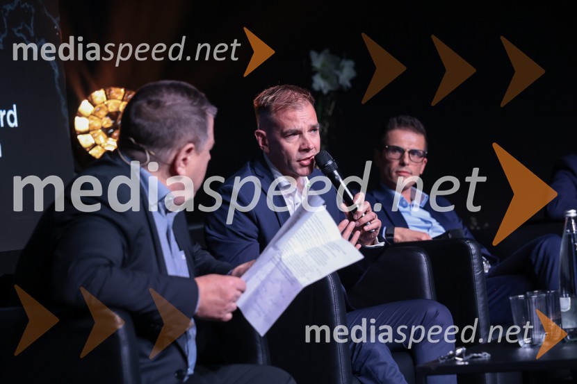 Slovenija podelila nagrade najboljšim tujim investitorjem 2025