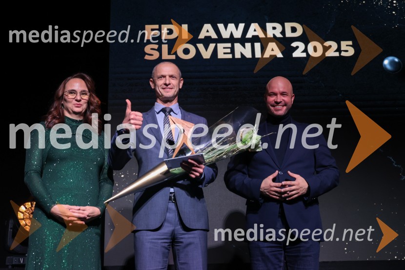  Tamara Zajec Balažič, direktorica, SPIRIT Slovenija;  ... ;  Matevž Frangež, državni sekretarSlovenija podelila nagrade najboljšim tujim investitorjem 2025
