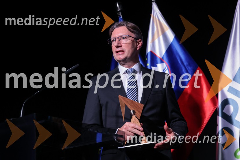 Slovenija podelila nagrade najboljšim tujim investitorjem 2025