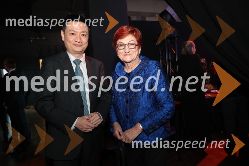 Slovenija podelila nagrade najboljšim tujim investitorjem 2025