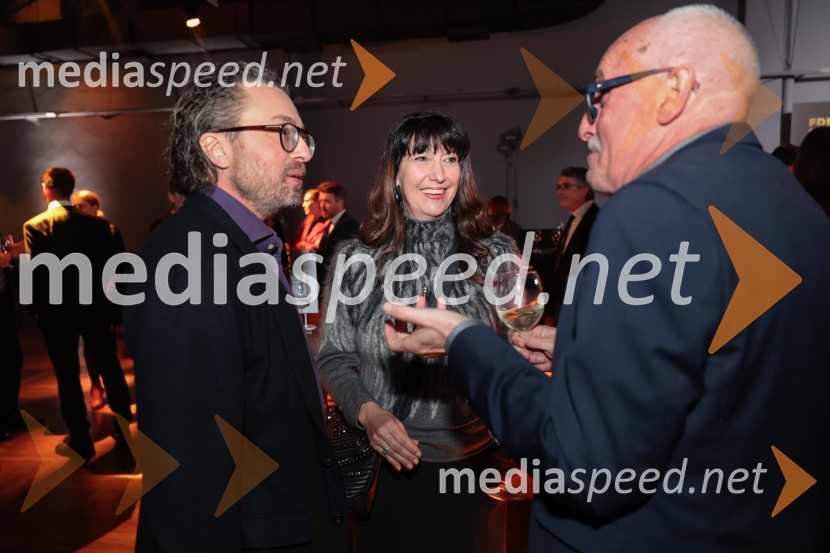  ... ;  Petra Kancler,  urednica revije AvenijaSlovenija podelila nagrade najboljšim tujim investitorjem 2025