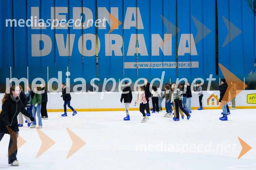 Študentsko drsanje znova privabilo številne navdušence na led