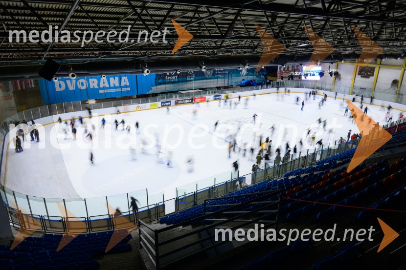 Študentsko drsanje znova privabilo številne navdušence na led