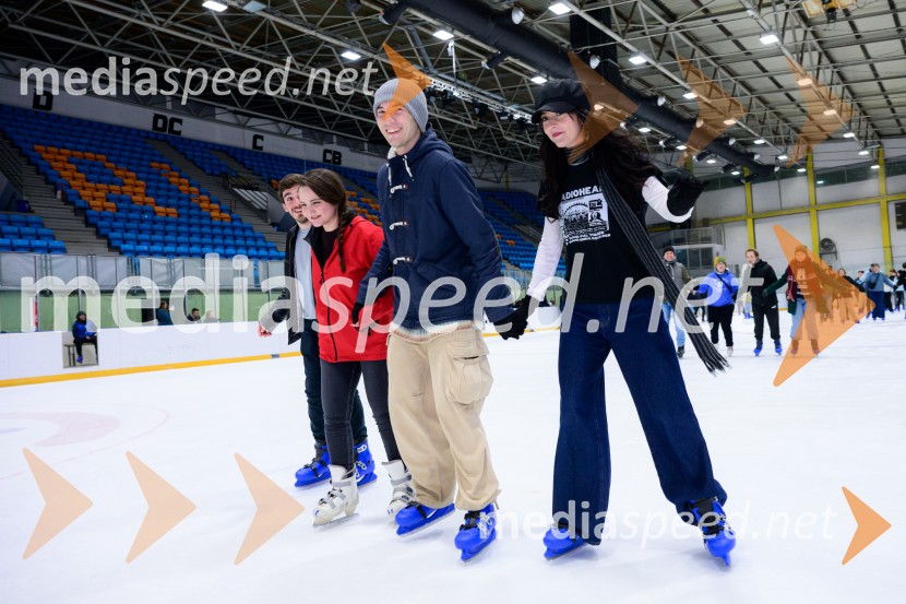 Študentsko drsanje znova privabilo številne navdušence na led