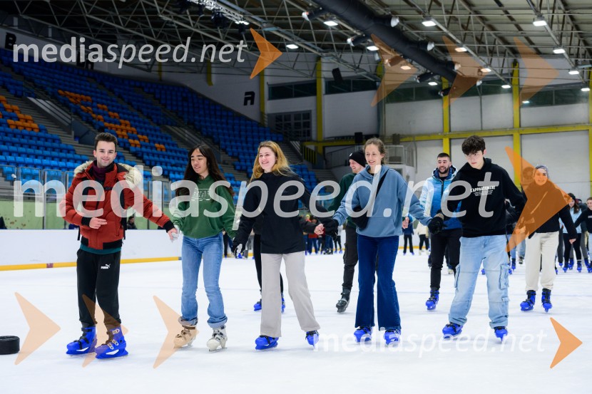Študentsko drsanje znova privabilo številne navdušence na led