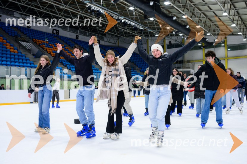 Študentsko drsanje znova privabilo številne navdušence na led
