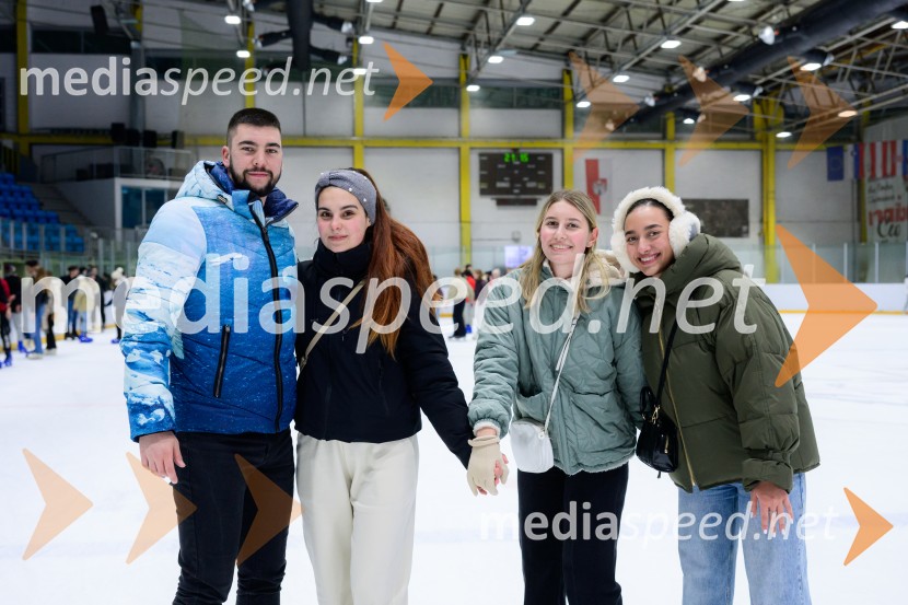Študentsko drsanje znova privabilo številne navdušence na led