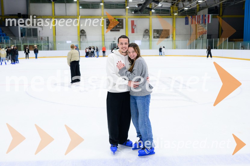 Študentsko drsanje znova privabilo številne navdušence na led