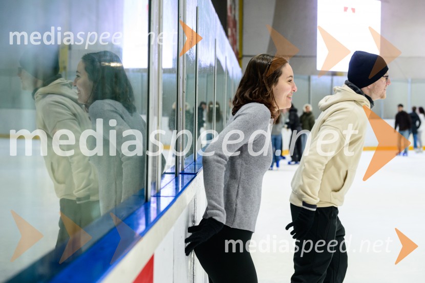 Študentsko drsanje znova privabilo številne navdušence na led