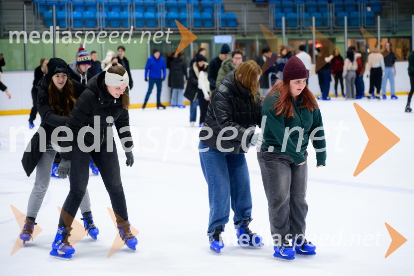Študentsko drsanje znova privabilo številne navdušence na led