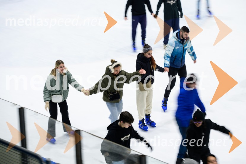 Študentsko drsanje znova privabilo številne navdušence na led