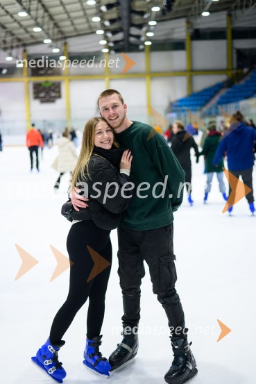 Študentsko drsanje znova privabilo številne navdušence na led