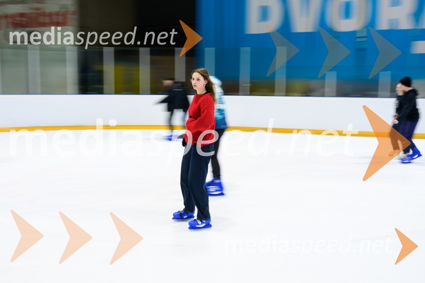 Študentsko drsanje znova privabilo številne navdušence na led