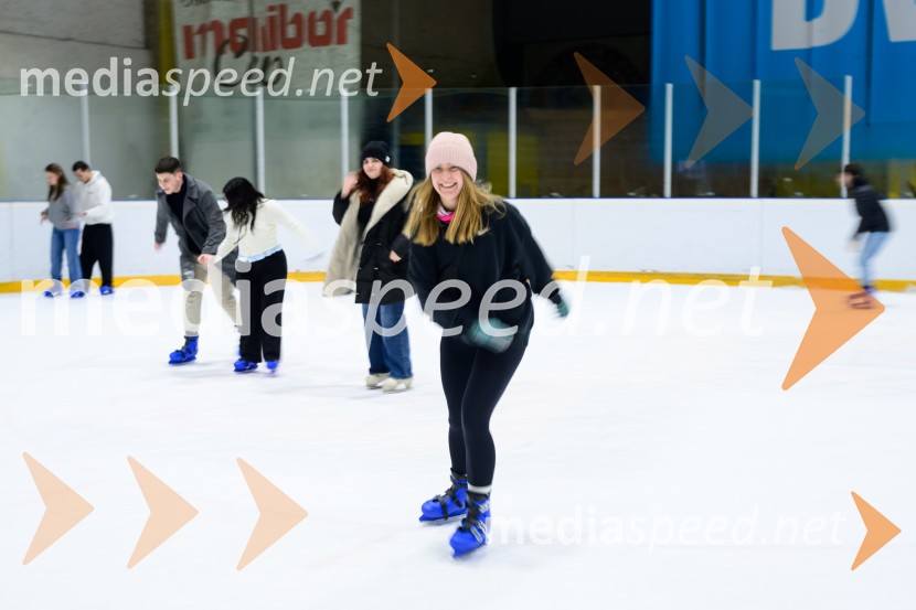 Študentsko drsanje znova privabilo številne navdušence na led