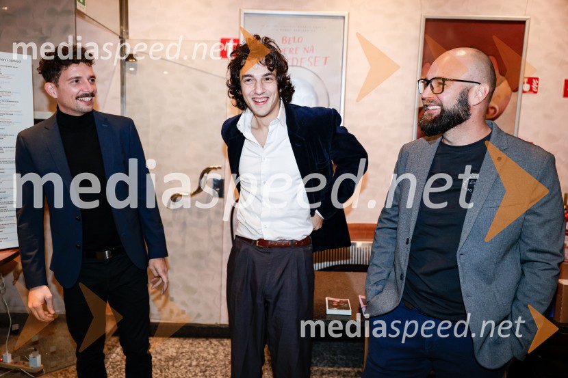 Smrdljivci, premira slovenske mladinske serije