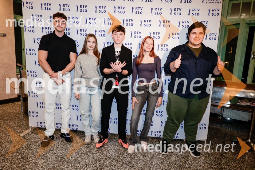  ... ;  ... ;  ... ;  Ana Černe;  ... Smrdljivci, premira slovenske mladinske serije