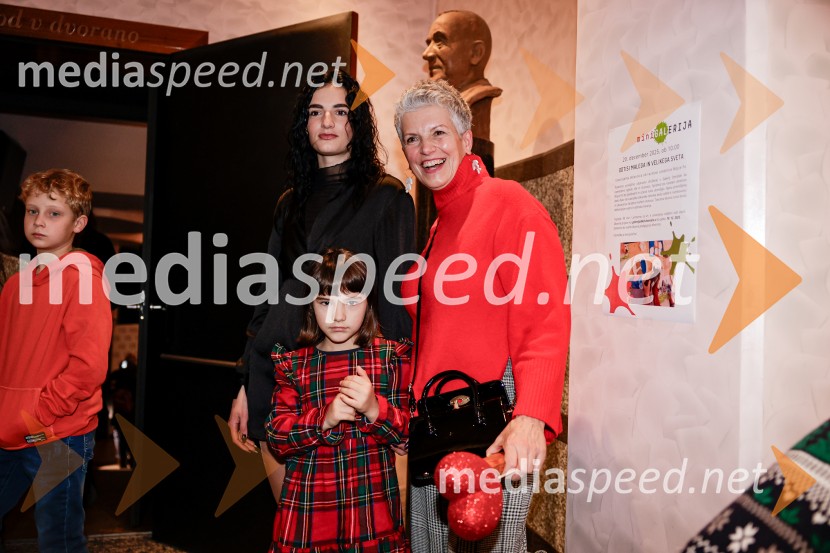  ... ;  Peter Alojz Marn;  Jaka  Mehle, igralec;  ... Smrdljivci, premira slovenske mladinske serije