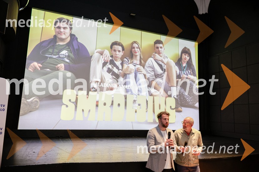 Smrdljivci, premira slovenske mladinske serije