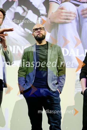 Smrdljivci, premira slovenske mladinske serije