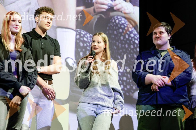  ... ;  ... ;  Kaja Šuštar, igralka;  ... Smrdljivci, premira slovenske mladinske serije