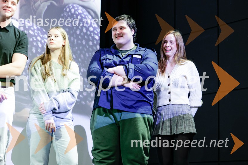 Smrdljivci, premira slovenske mladinske serije