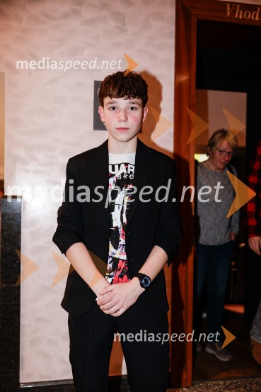 Smrdljivci, premira slovenske mladinske serije