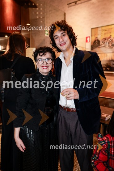 Smrdljivci, premira slovenske mladinske serije