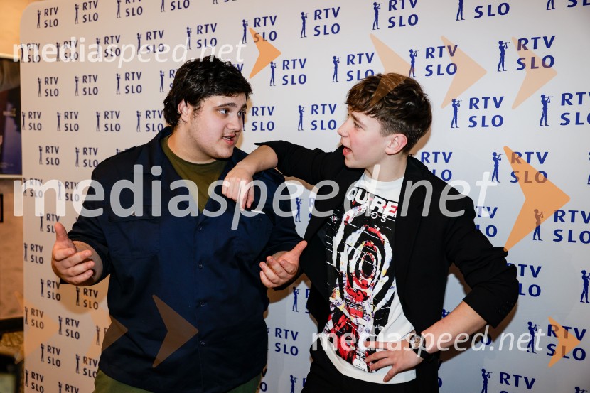 Smrdljivci, premira slovenske mladinske serije