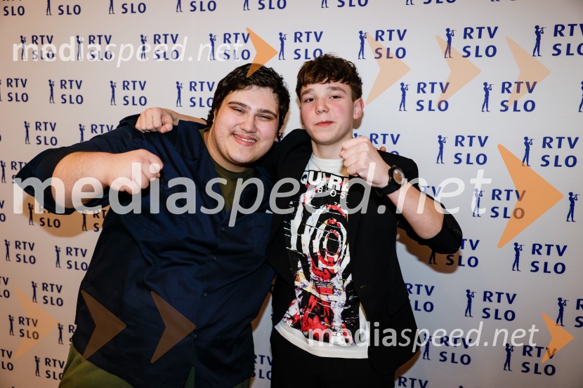 Smrdljivci, premira slovenske mladinske serije