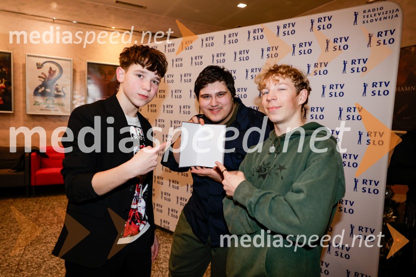  ... ;  ... ;  Niko Lemark, igralecSmrdljivci, premira slovenske mladinske serije