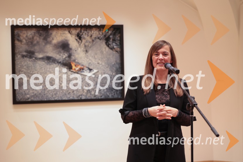  Tina peček, v.d. direktorja, Rokodelski center RibnicaRazstava Fragmenti odprla vrata v Miklovi hiši