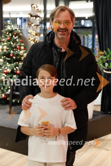 Podelitev druge zlate role za ustvarjalce filma Belo se pere na 90