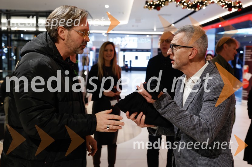 Podelitev druge zlate role za ustvarjalce filma Belo se pere na 90