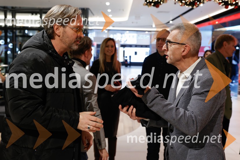 Podelitev druge zlate role za ustvarjalce filma Belo se pere na 90