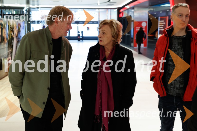 Podelitev druge zlate role za ustvarjalce filma Belo se pere na 90