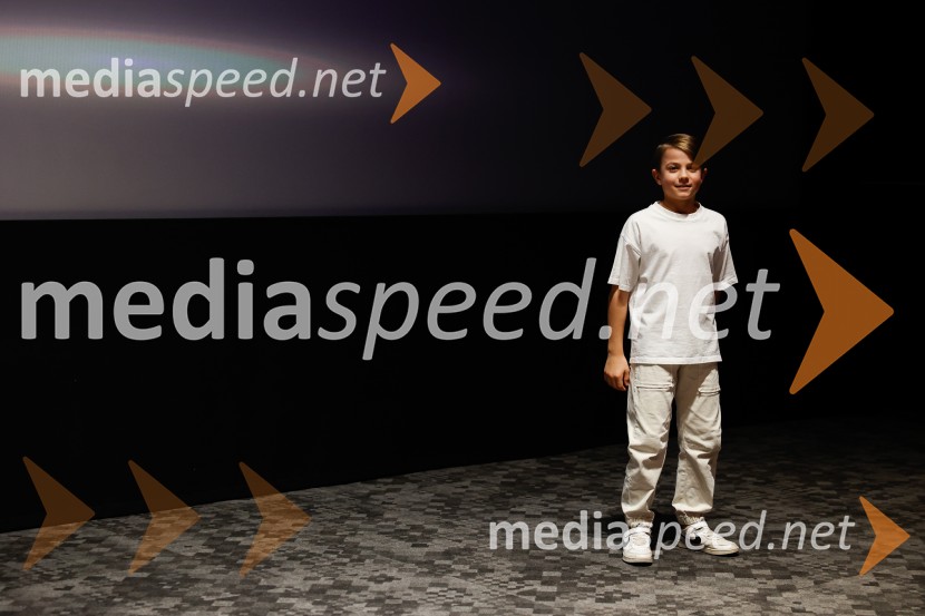 Podelitev druge zlate role za ustvarjalce filma Belo se pere na 90