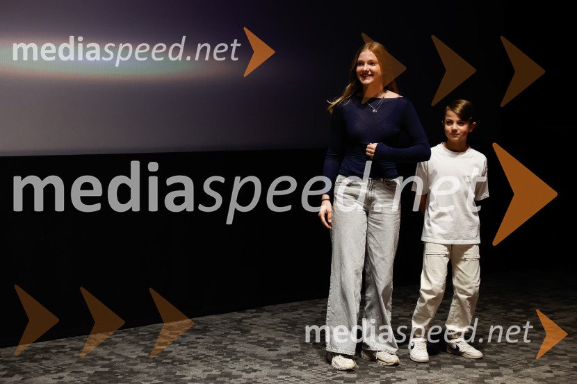 Podelitev druge zlate role za ustvarjalce filma Belo se pere na 90