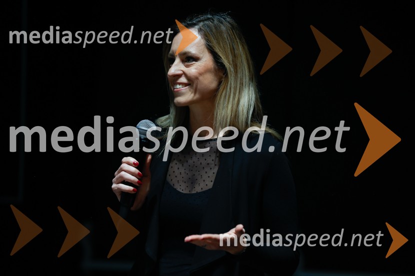 Podelitev druge zlate role za ustvarjalce filma Belo se pere na 90