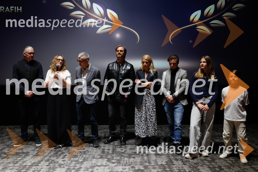 Podelitev druge zlate role za ustvarjalce filma Belo se pere na 90