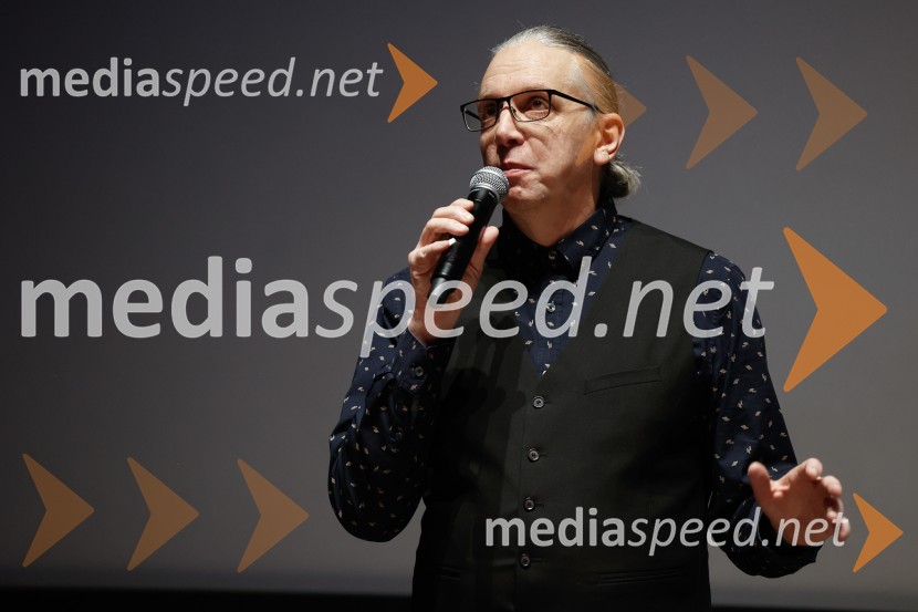 Podelitev druge zlate role za ustvarjalce filma Belo se pere na 90