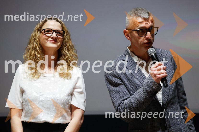 Podelitev druge zlate role za ustvarjalce filma Belo se pere na 90