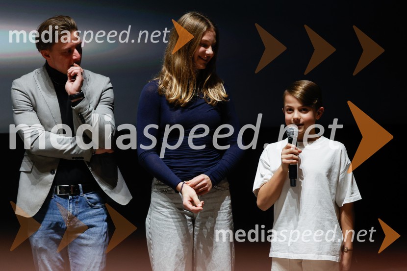 Podelitev druge zlate role za ustvarjalce filma Belo se pere na 90